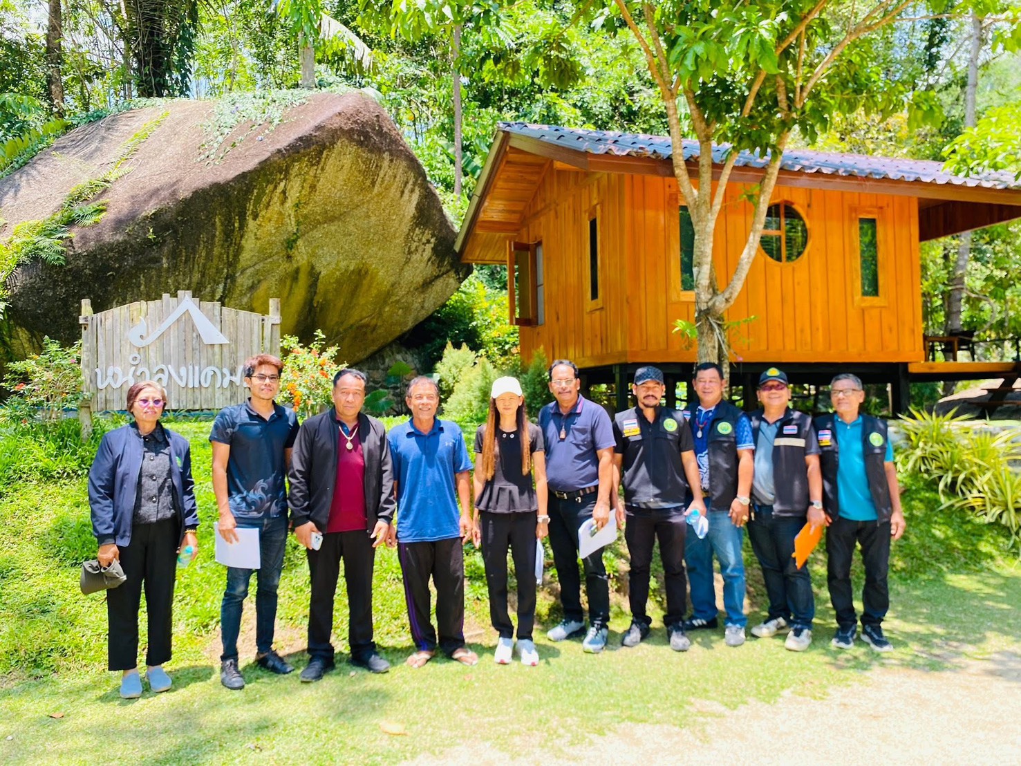 "ลงพื้นที่ตรวจเยี่ยมสถานประกอบการรีสอร์ทและโฮมสเตย์ ในตำบลคลองทรายขาว"