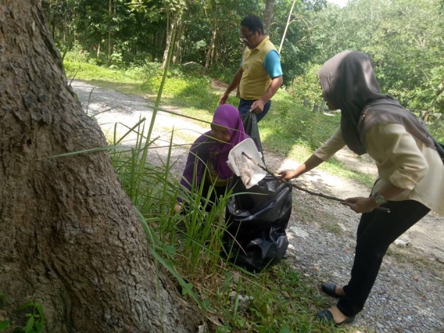 Big cleaning day เก็บขยะสองข้างทาง  ตำบลคลองทรายขาว