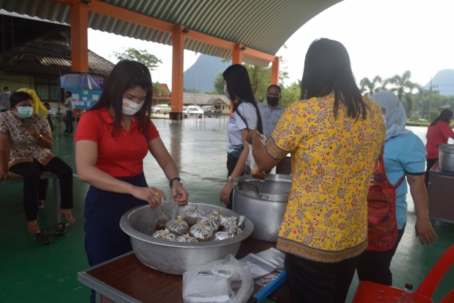 ร่วมด้วยช่วยกัน ทำกับข้าวให้แก่ผู้สัมผัสเสี่ยงสูง