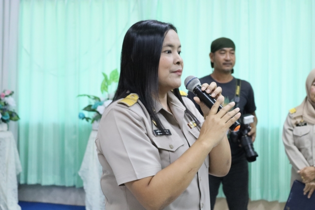 พิธีเปิดมอบวุฒิบัตรให้กับเด็กปฐมวัย (บัณทิตน้อย)