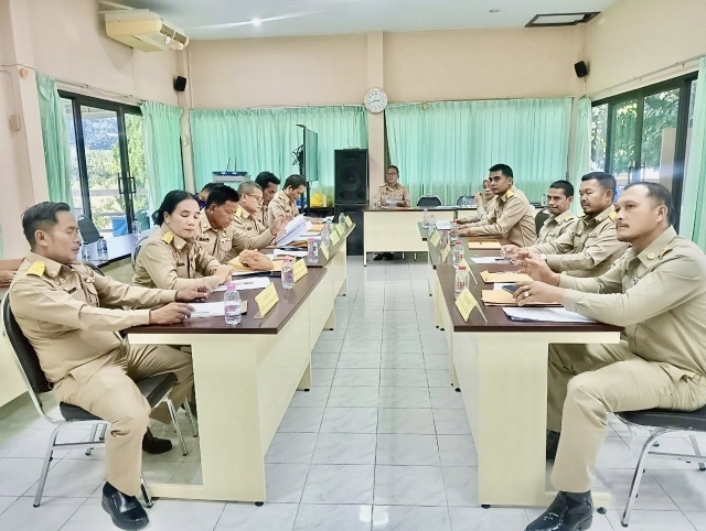 ประชุมสภาเทศบาลตำบลคลองทรายขาวครั้งแรก