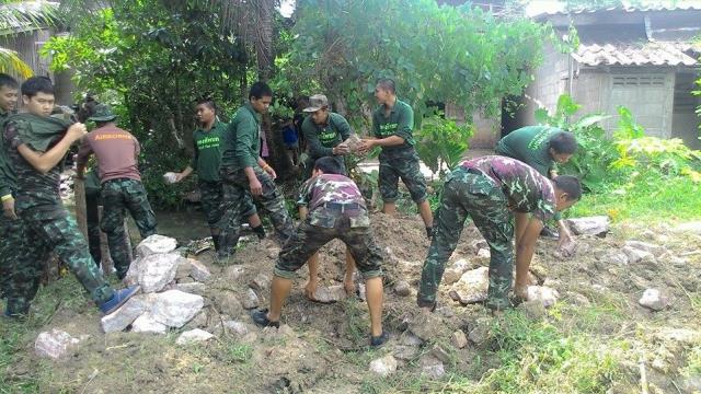 โครงการก่อสร้างฝายชะลอน้ำตามแนวทางพระราชดำริ